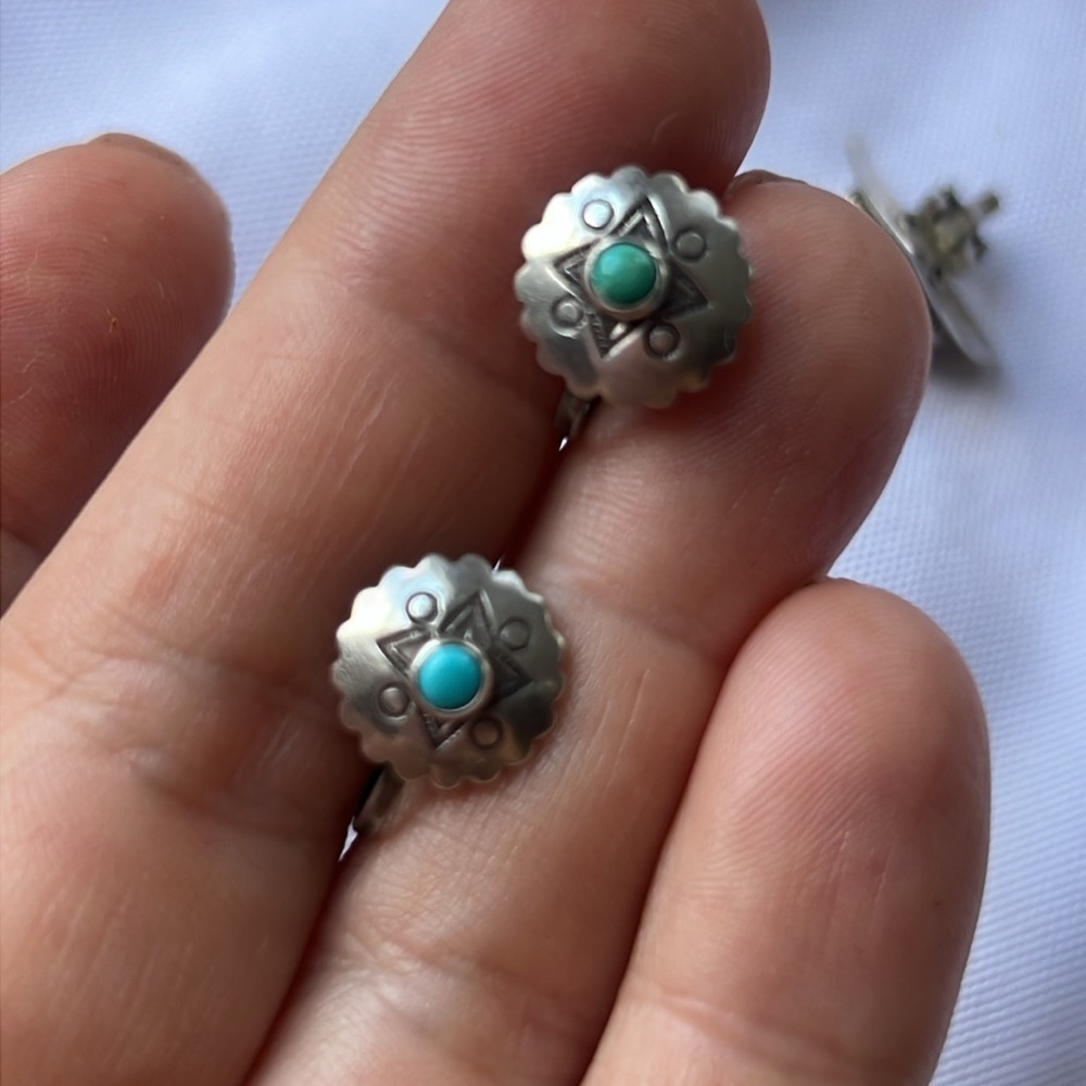 Vintage Sterling silver Turquoise Zuni  Native AMERICAN sterling screw earring